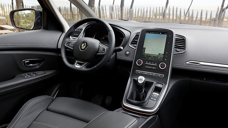 Ob man den Innenraum des Renault Scénic schön findet, liegt wohl im Auge des Betrachters.