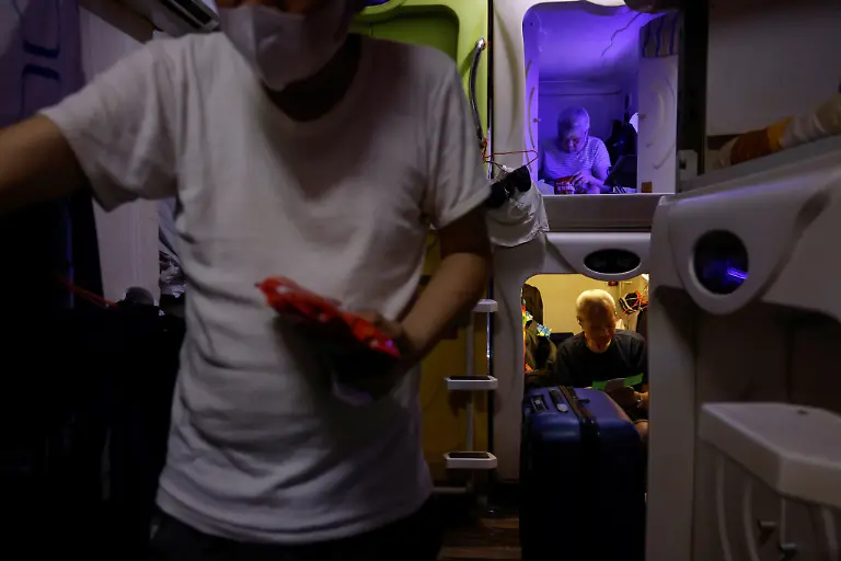 2025-01-06T230627Z-48822367-RC2QB9AWOS9V-RTRMADP-3-HONGKONG-PROPERTY