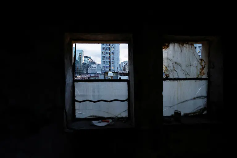 2025-01-06T230509Z-1363873950-RC2B09A6351C-RTRMADP-3-HONGKONG-PROPERTY