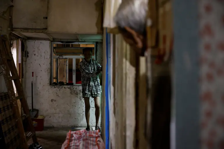 2025-01-06T230557Z-1456148697-RC2CG9AFLN07-RTRMADP-3-HONGKONG-PROPERTY