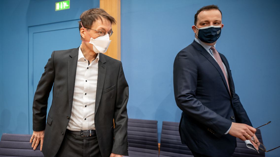 Spahn (r.) und sein potenzieller Nachfolger heute in Berlin.