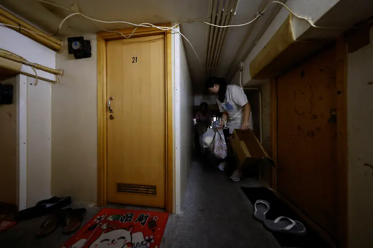 A-volunteer-from-the-Society-for-Community-Organization