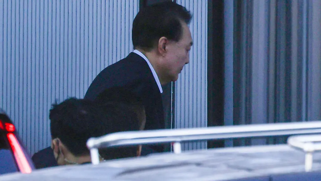 Yoon-Suk-Yeol-verweigert-bei-der-Korruptionsermittlungsbehoerde-fuer-hochrangige-Beamte-nach-wie-vor-seine-Aussage