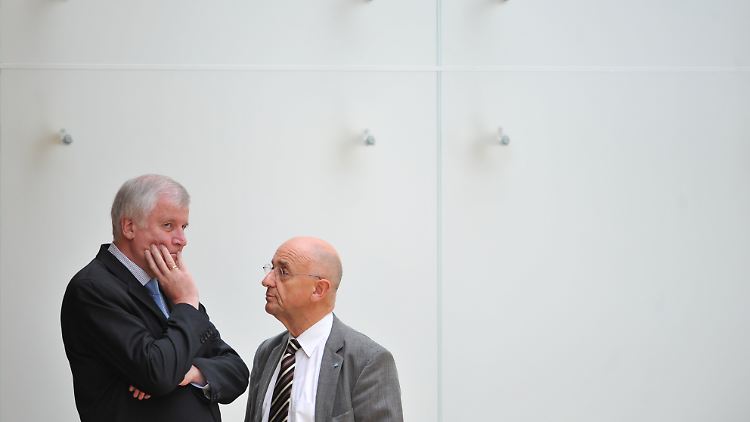 CSU-Abgeordneter Alfred Sauter (r.) streitet bislang alle Vorwürfe ab.