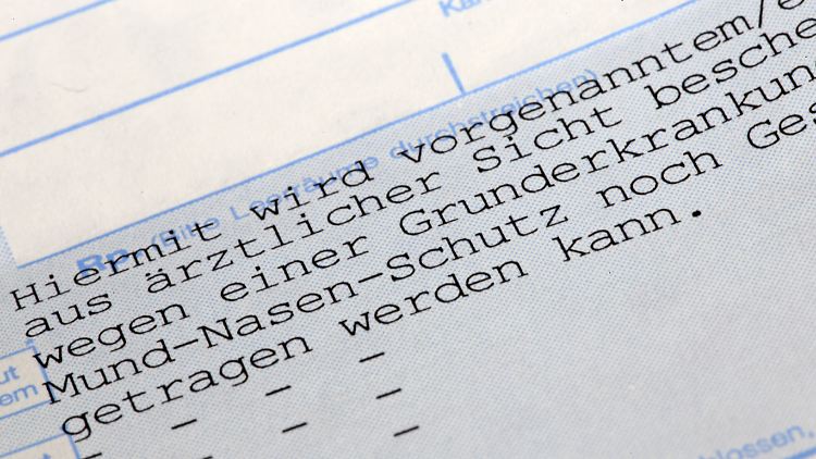 Nicht jedes Attest zur Befreiung von der Maskenpflicht ist wirklich notwendig.