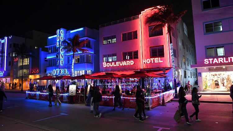 In Miami Beach haben Hotels und Restaurants trotz Pandemie geöffnet.