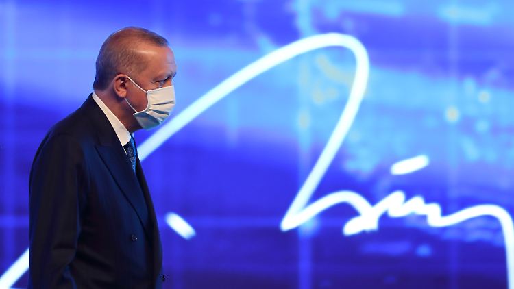 Erdogan hält Zinsen für die "Mutter allen Übels".