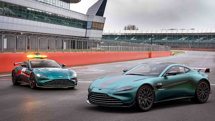 Bis auf die Rundumleuchten auf dem Dach hat die Aston Martin Vantage F1 Edition alle Attribute, die auch das Safety-Car hat.