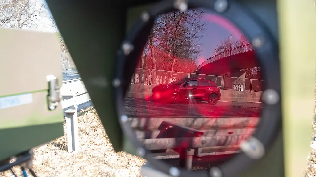 Das-Land-Hessen-hat-im-vergangenen-Jahr-etwa-77-Millionen-Euro-durch-Temposuender-eingenommen