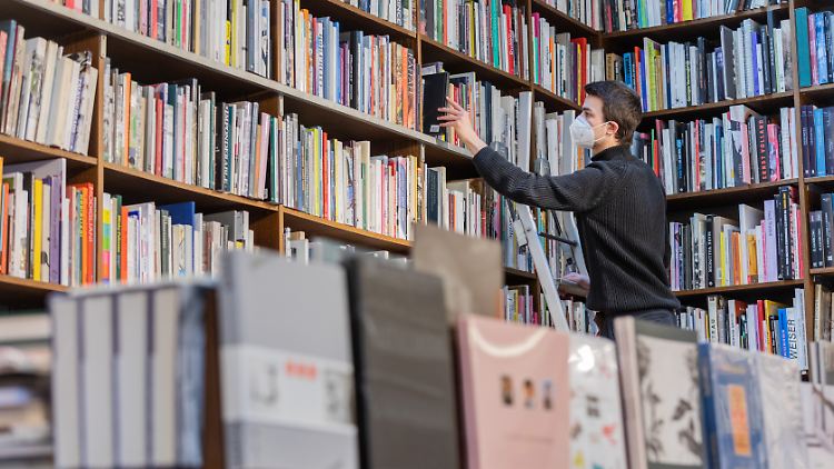 Auch Buchläden müssen jetzt Terminbuchungen einführen.