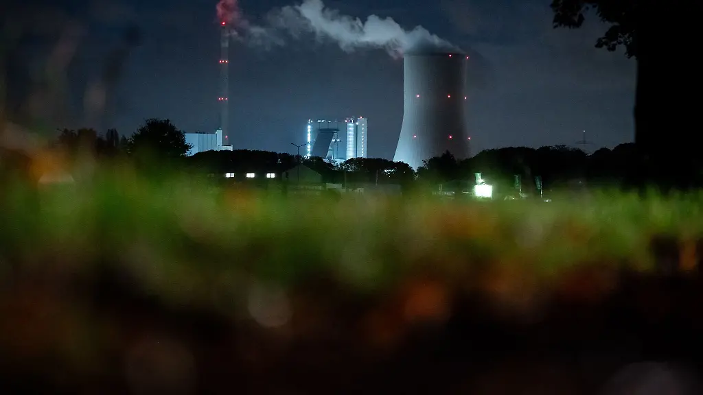 Wegen-eines-Bombenfundes-musste-das-Heizkraftwerk-in-Duisburg-Walsum-voruebergehend-heruntergefahren-werden