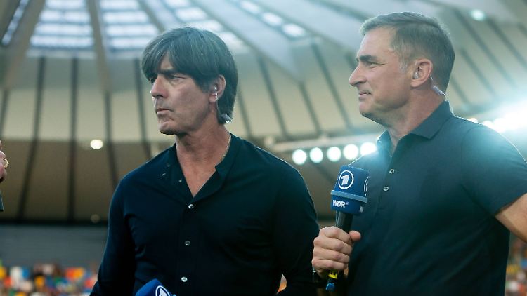 Die interne Lösung (Stefan Kuntz, rechts) könnte auf Joachim Löw folgen.