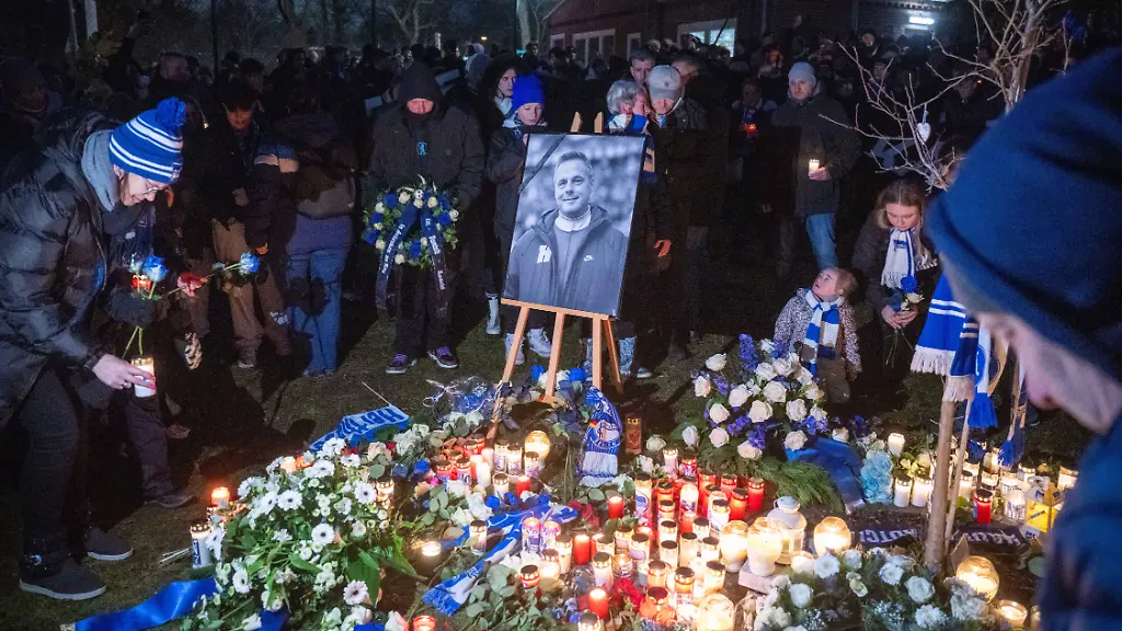 779e79b95cee3c7bcbbd4a92afb30cbb