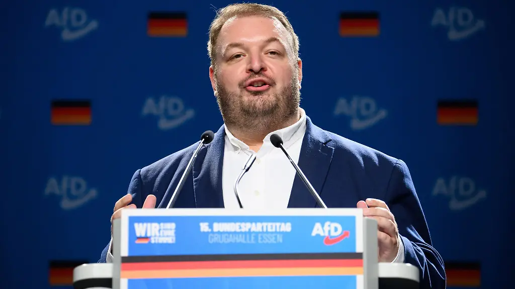 Der-Parlamentarische-Geschaeftsfuehrer-der-AfD-Landtagsfraktion-in-Rheinland-Pfalz-Damian-Lohr-reist-zur-Amtseinfuehrung-von-Donald-Trump-in-die-USA