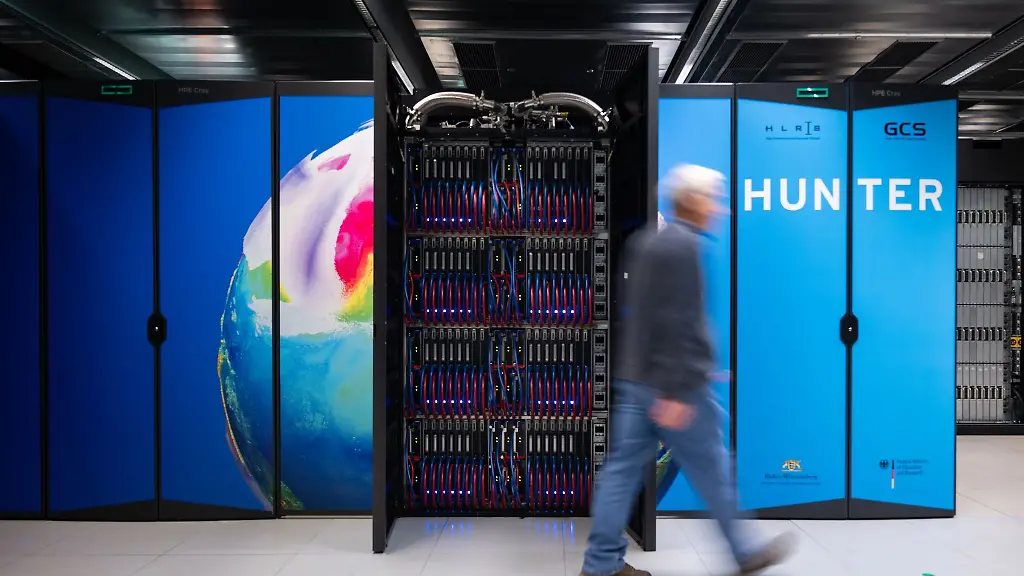 Die-Uni-Stuttgart-erhaelt-bis-2027-zwei-neue-Supercomputer