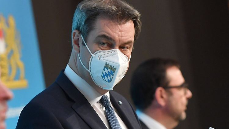 Der bayerische Ministerpräsident Markus Söder mit Gesundheitsminister Klaus Holetschek (beide CSU).