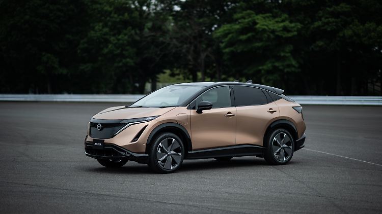 Optisch orientiert sich der Nissan Ariya an den momentan sehr begehrten Crossover -Modellen.