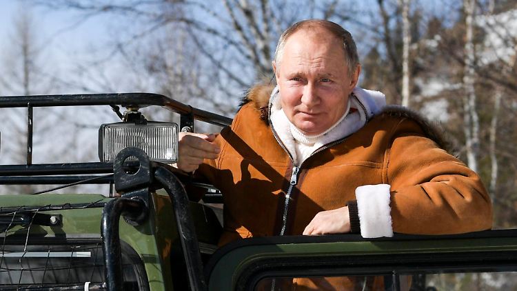 Putin posiert für die Medien gerne in der Natur.