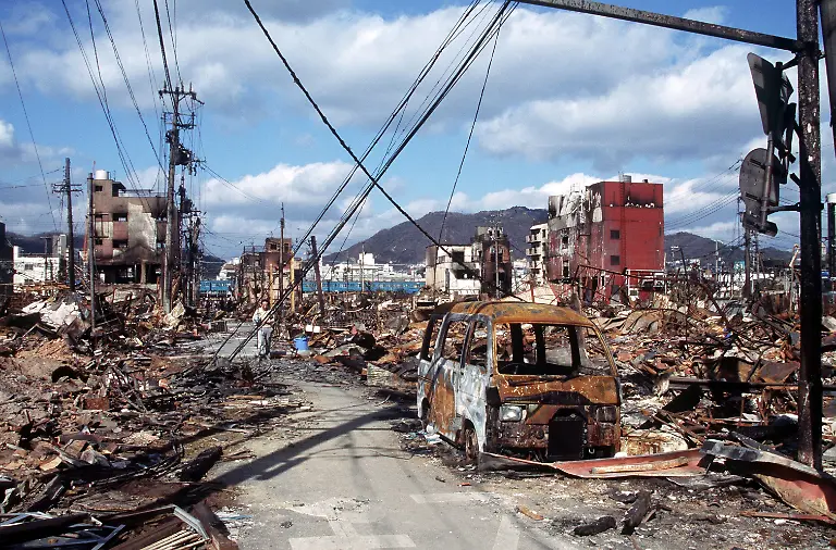 Zerstoerte-Haeuser-im-Stadtteil-Nagata-Ward-Kobe