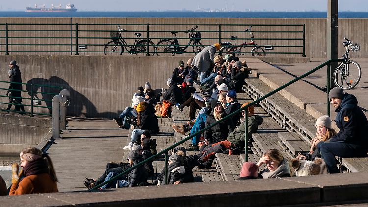 Die Schweden dürfen sich, wie hier in Malmö, in Gruppen bis zu acht Personen versammeln.