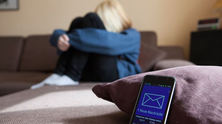 Die Voraussetzungen für Stalking sollen sinken und der Strafrahmen steigen.