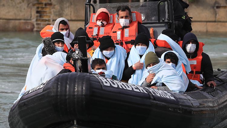 Viele Flüchtlinge gelangen von Frankreich über den Ärmelkanal nach Großbritannien.