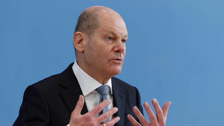 Finanzminister Olaf Scholz (SPD) will mit hohen Investitionen die Wirtschaft des Landes stabilisieren.