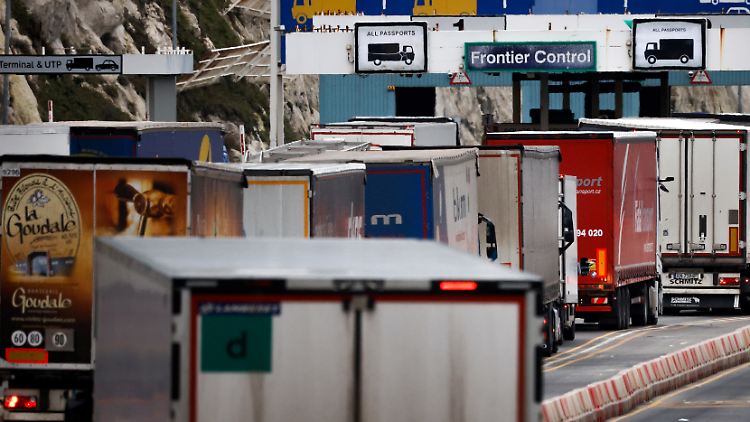 So lange Schlangen wie zu Jahresbeginn gibt es zwar nicht mehr in Dover. Aber der Export in die EU hat trotzdem seine Tücken.