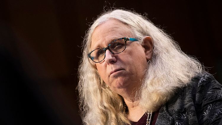 Levine spricht Transjugendlichen Mut zu: "Es gibt einen Platz für euch in Amerika und in unserer Regierung".