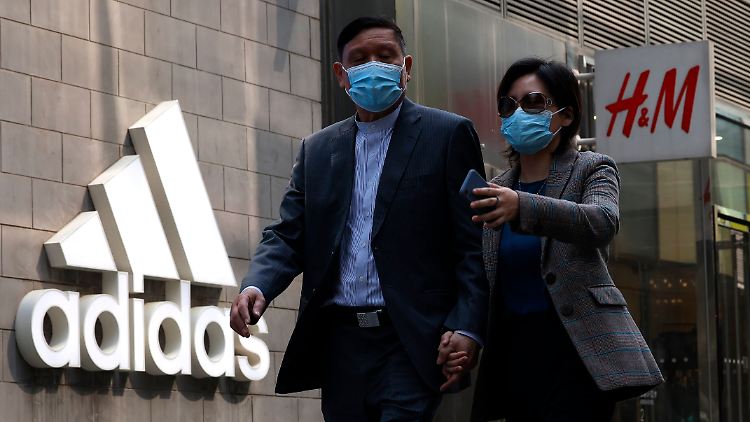 Westliche Marken sind in China präsent. Doch bei unliebsamen Äußerungen werden sie schnell sanktioniert.