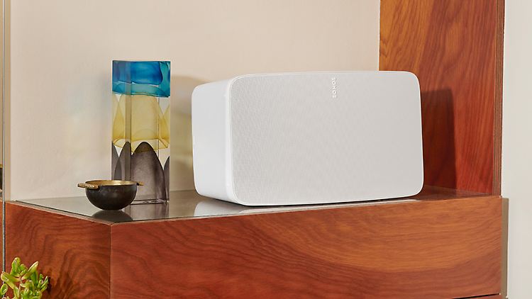 Testsieger Sonos Five im Badezimmer-Einsatz.