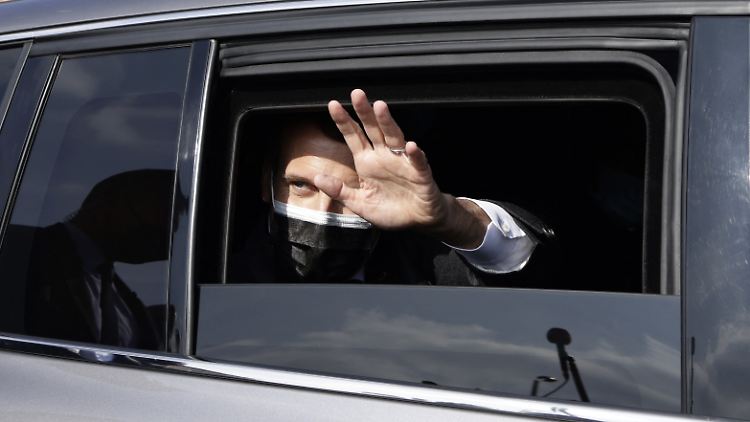 Mutation im Vormarsch: Frankreichs Präsident Macron hat sich lange gegen einen Lockdown gestemmt.