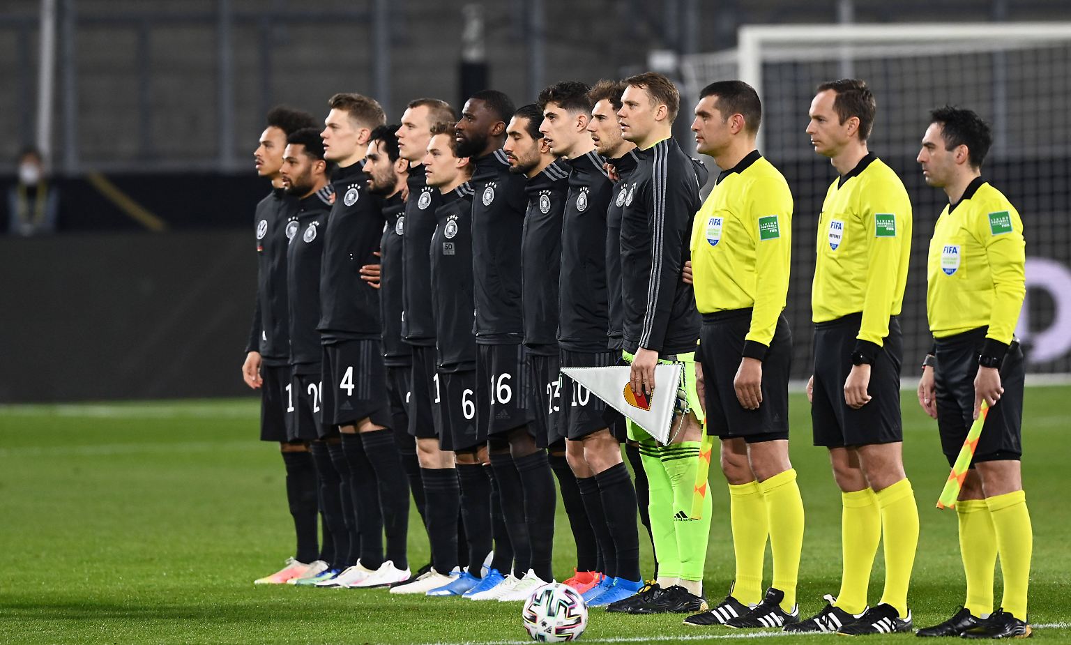 Mit einem souveränen 3:0 (2:0) startet die DFB-Elf in die WM-Qualifikation. Die Nationalspieler in der Einzelkritik.