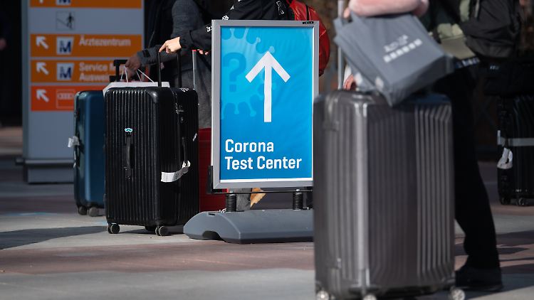 Ab Dienstag müssen alle Passagiere vor ihrem Abflug noch ins Testzentrum.