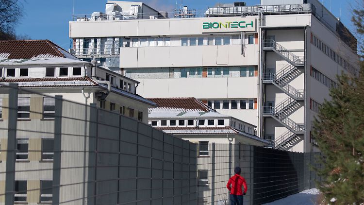 Die Fabrik in Marburg stellt das Vakzin von Biontech/Pfizer her. Die Größe des bereits bestehenden Vorrats ist unklar.