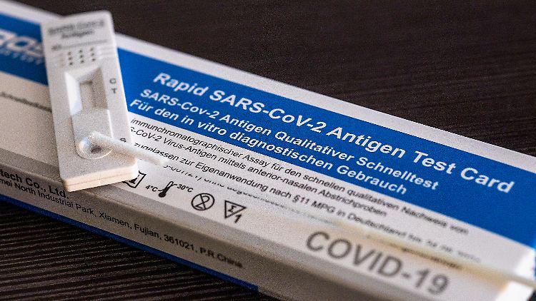 Bei Antigen-Schnelltests kommt es nicht darauf an, alle Infektionen zu entdecken, sondern infektiöse Menschen.