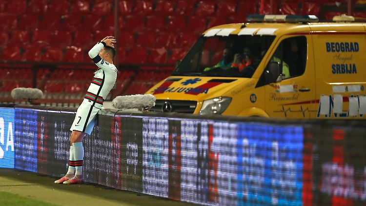 Ronaldo ist so gar nicht einverstanden mit der Entscheidung.