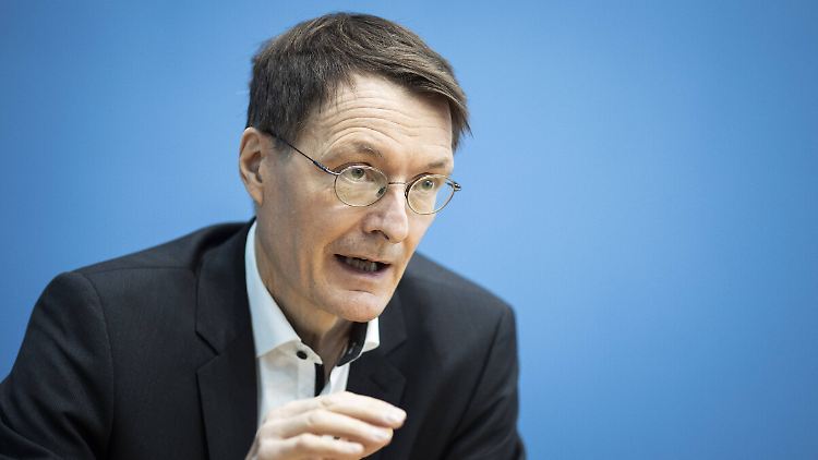 Bitte noch einmal zusammenreißen, fordert Lauterbach.