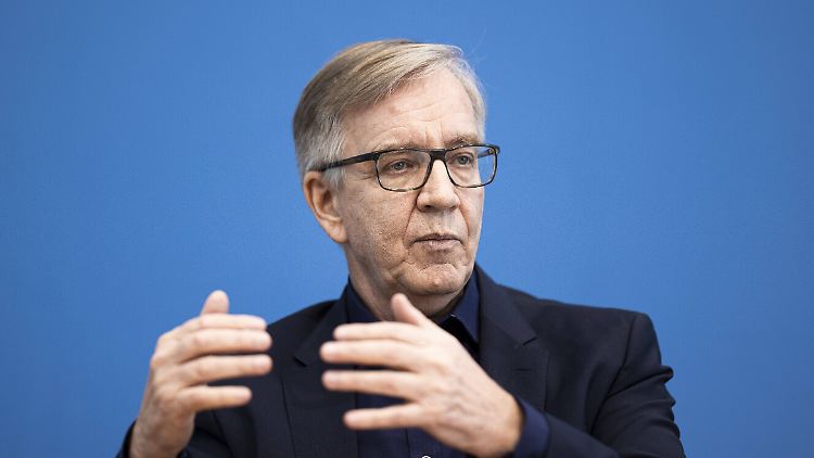 Lehnt pauschale bundesweite Ausgangssperren ab: Linken-Fraktions-Chef Dietmar Bartsch. 