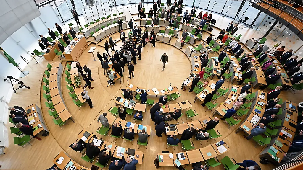 Der-Saechsische-Landtag-waehlt-auf-seiner-ersten-Sitzung-im-neuen-Jahr-Gremien