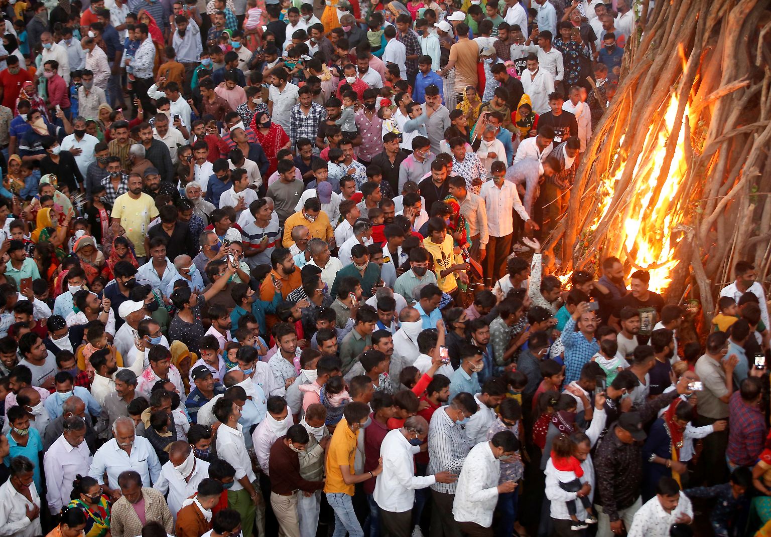In den vergangenen Tagen versammelten sich, wie in den Jahren zuvor, etliche Menschen in Indien, …