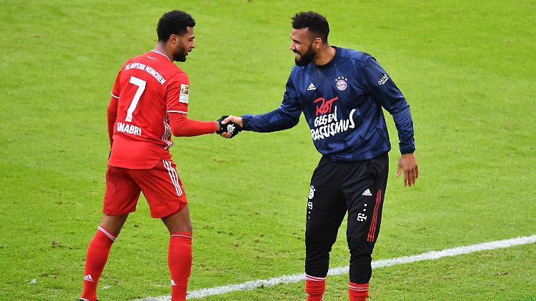 Wer übernimmt? Segre Gnabry und Eric Maxim Choupo-Moting.