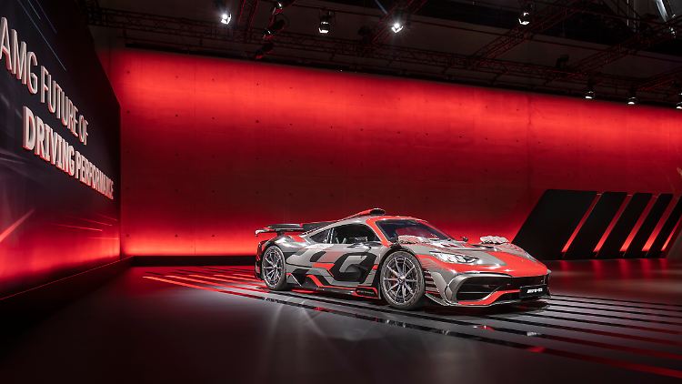 MIt dem "Project One" gab Mercedes auf der IAA im Jahr 2017 einen ersten Ausblick auf die Formel-1-Technologie.