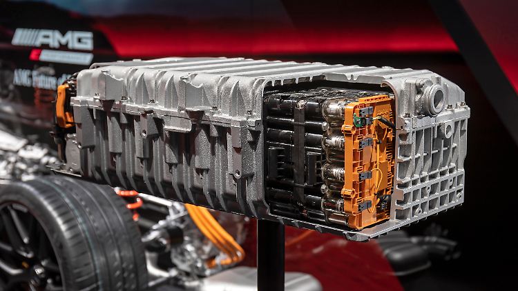 Die Zellmodule in der Hochvoltbatterie von AMG sind rund und können so vom Kühl-Öl besser umströmt werden.