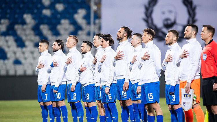 Wird die Mannschaft von Kosovo in Spanien wie hier gegen Schweden ihre Hymne zu hören bekommen?