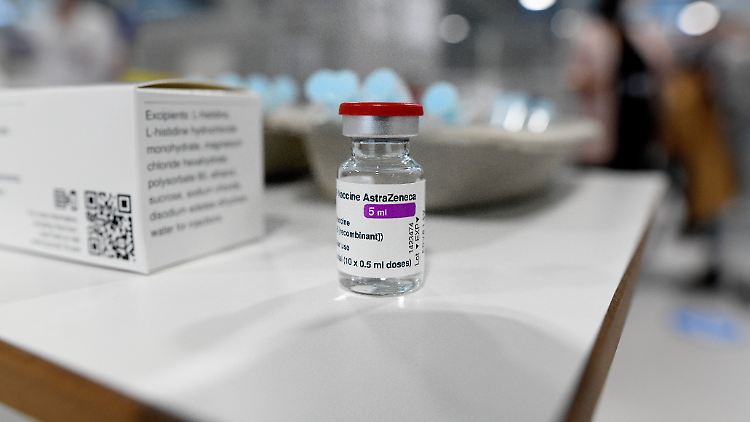 Das Paul-Ehrlich-Institut meldete bislang 31 Fälle von Hirnvenenthrombosen nach der Astrazeneca-Impfung.
