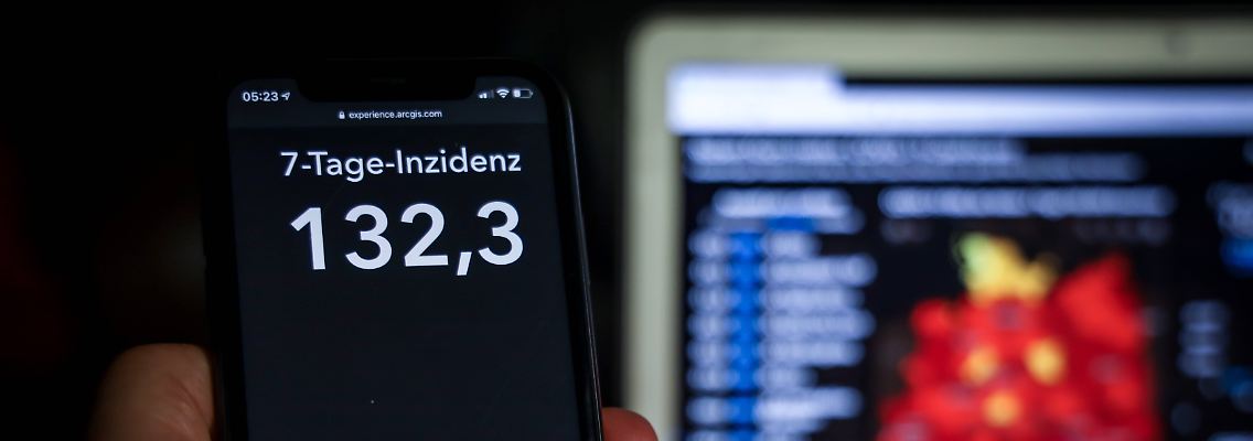Innerhalb von sieben Tag infizieren sich in Deutschland aktuell mehr als 110.000 Menschen mit dem Coronavirus.