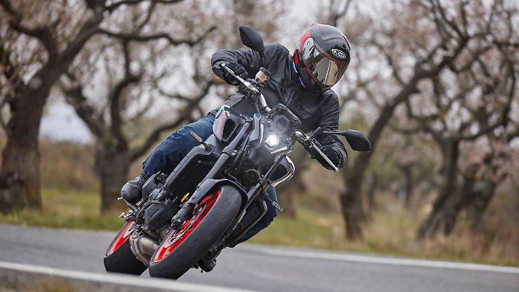 Mit der Neuauflage hat sich die Yamaha MT-09 einmal mehr zu einer Fahrmaschine entwickelt.