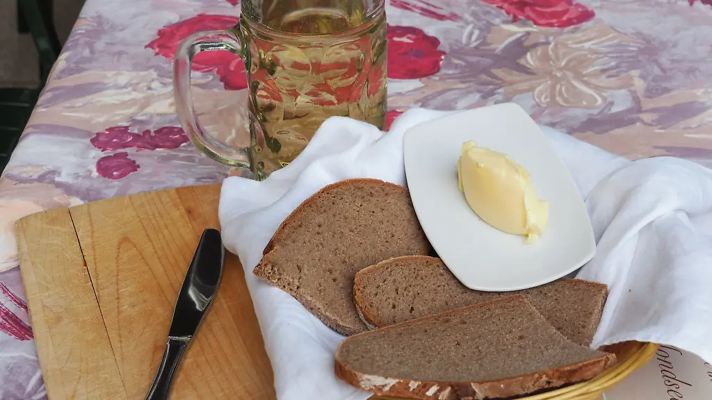 Wie-laesst-sich-das-Wirtshaussterben-stoppen-Koennte-eine-Praemie-helfen-Symbolbild
