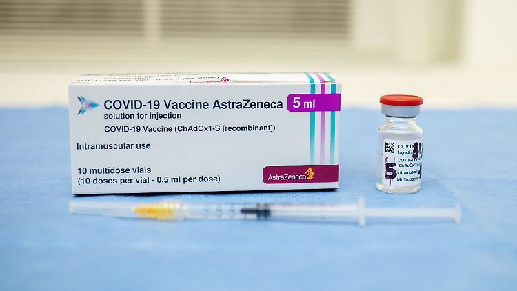 Die EMA überprüft derzeit erneut Hinweise auf Blutgerinnsel nach einer Astrazeneca-Impfung.